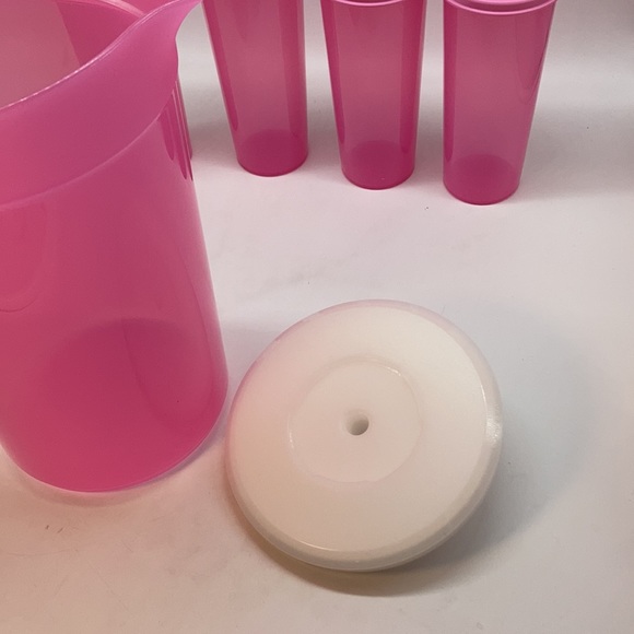 Tupperware Jumbo Jug and 4 Tumblers Set - Picture 7 of 16